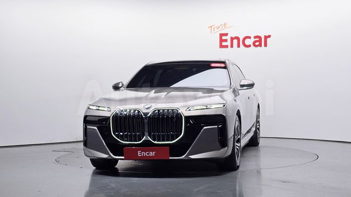 BMW i7 2023 — 2