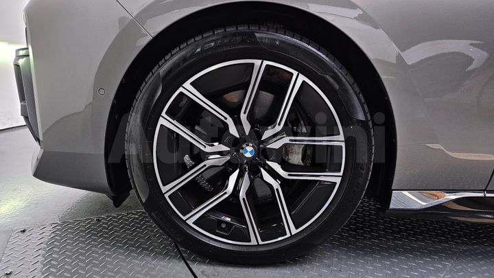 BMW i7 2023 — 4