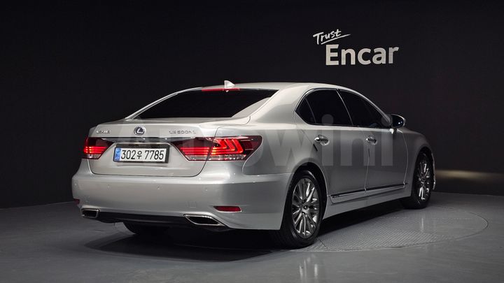 Lexus LS 2014 — 2