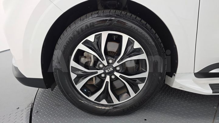 Kia Carnival 2021 — 5