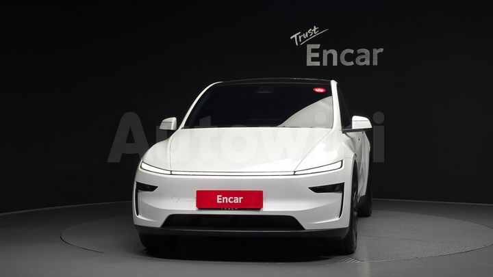 Tesla Model Y 2025 — 3