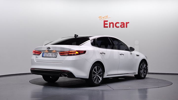 Kia K5 2017 — 2