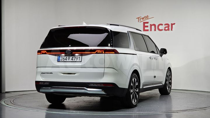 Kia Carnival 2021 — 2