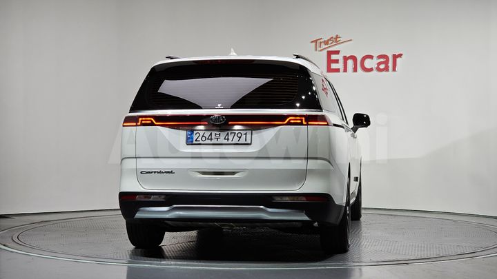Kia Carnival 2021 — 4