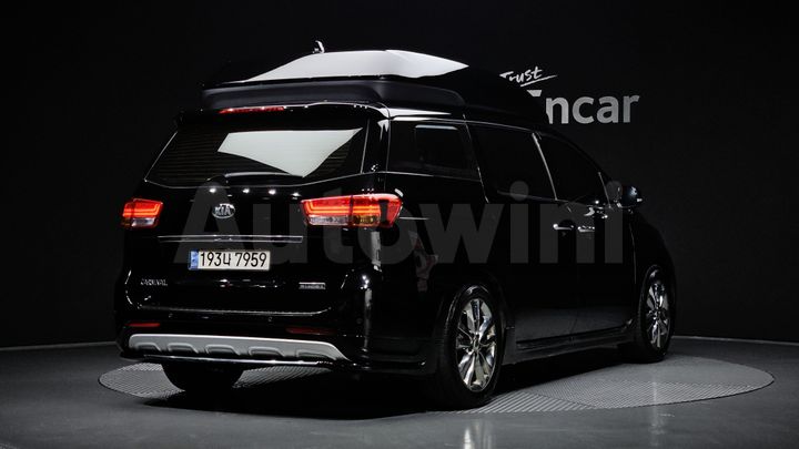 Kia Carnival 2017 — 2