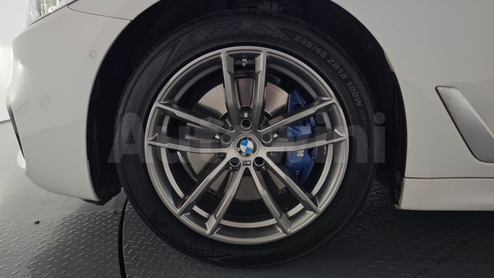 BMW 5 Series 2018 — 5