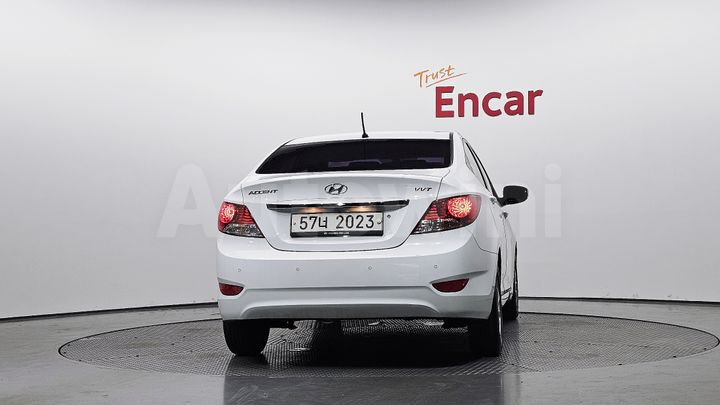 Hyundai Accent 2012 — 4
