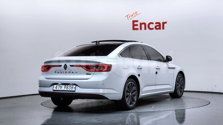 Renault SM6