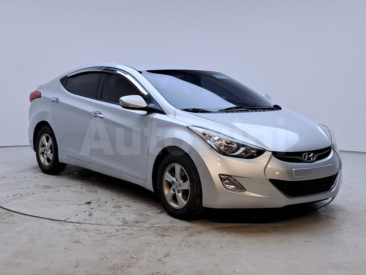 Hyundai Avante 2012 — 3