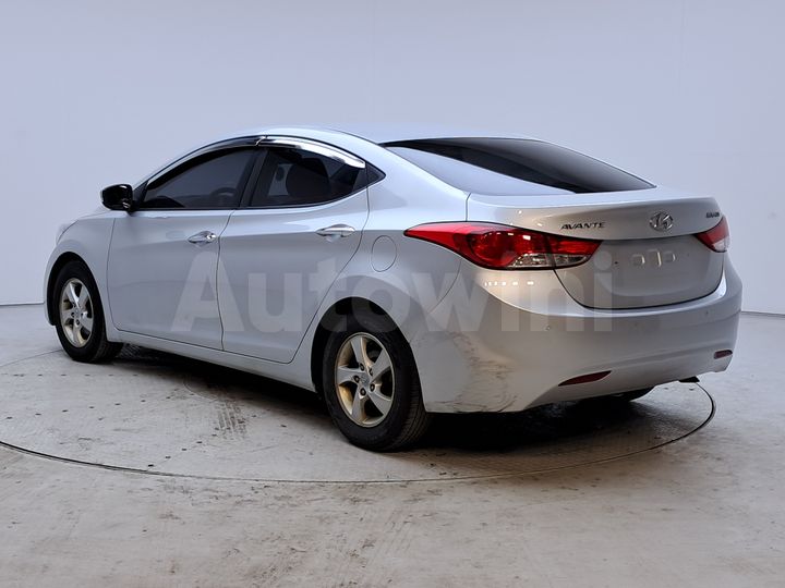 Hyundai Avante 2012 — 4
