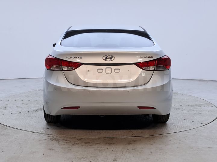 Hyundai Avante 2012 — 5