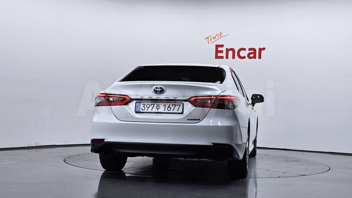 Toyota Camry 2023 — 4