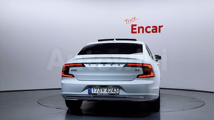 Volvo S90 2022 — 4