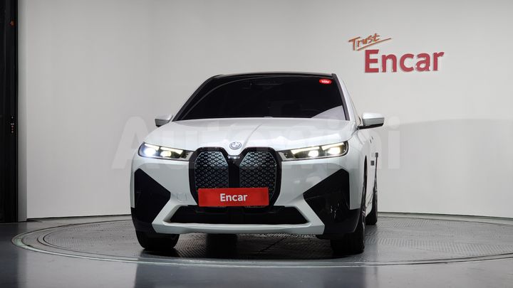 BMW iX 2022 — 3