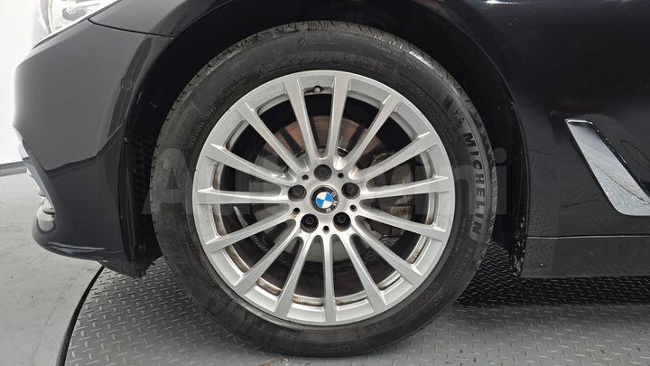 BMW 5 Series 2019 — 5