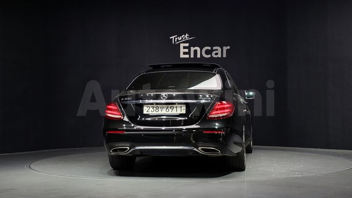 Mercedes-Benz E Class 2019 — 4