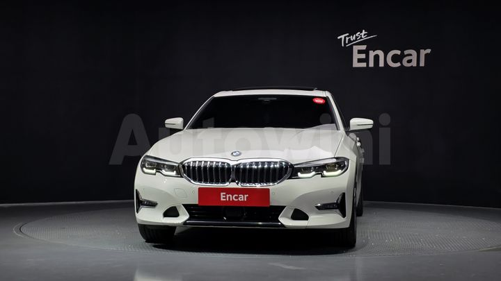 BMW 3 Series 2021 — 3