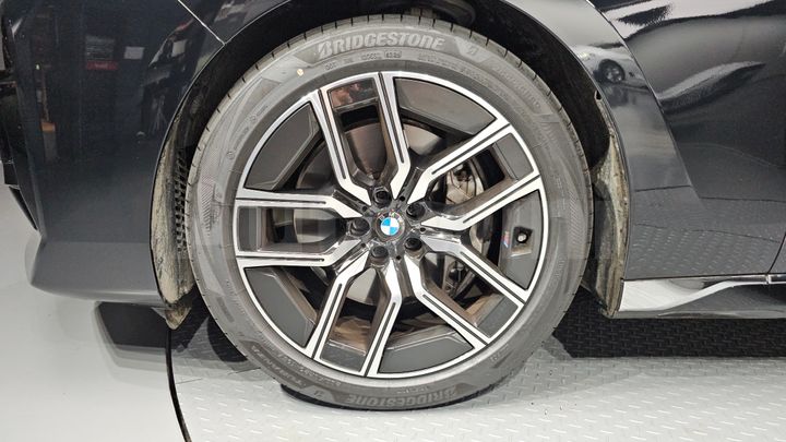 BMW 7 Series 2026 — 5