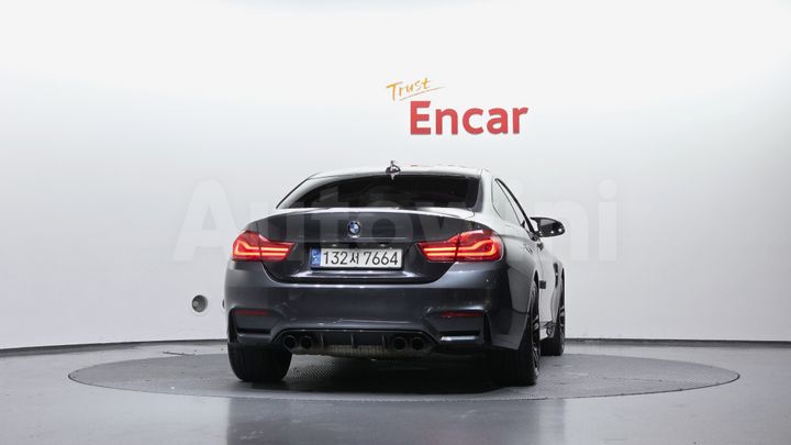 BMW M4 2018 — 4