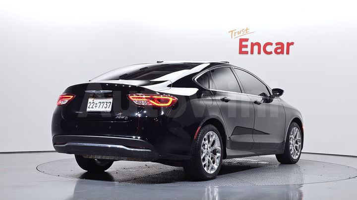 Chrysler 200
