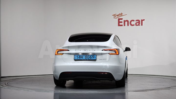 Tesla Model 3 2024 — 4
