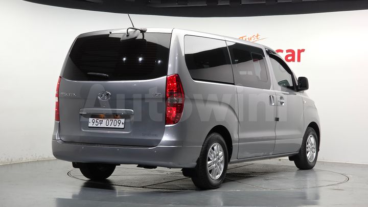 Hyundai Starex 2019 — 2