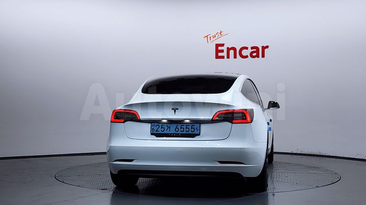 Tesla Model 3 2020 — 4