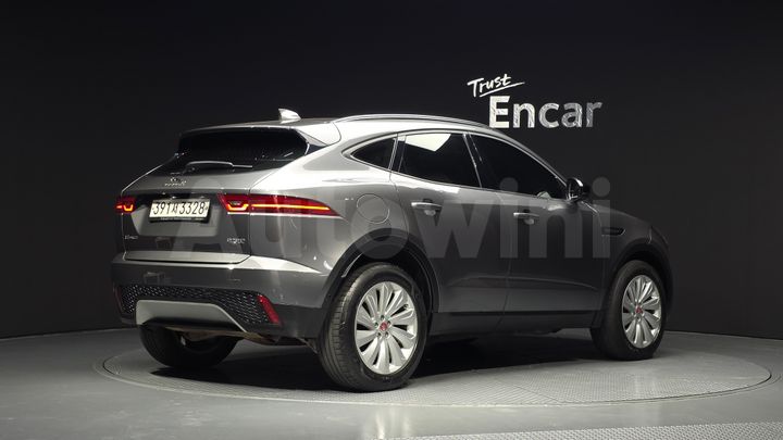 Jaguar E PACE