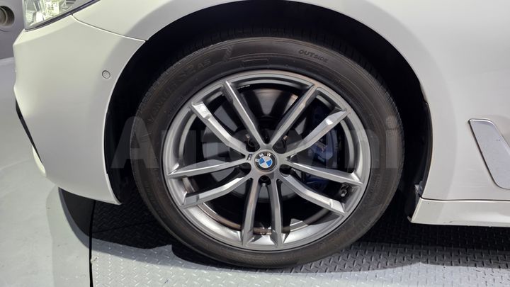 BMW 5 Series 2018 — 5