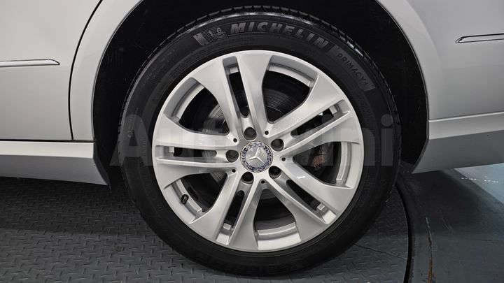 Mercedes-Benz E Class 2011 — 5