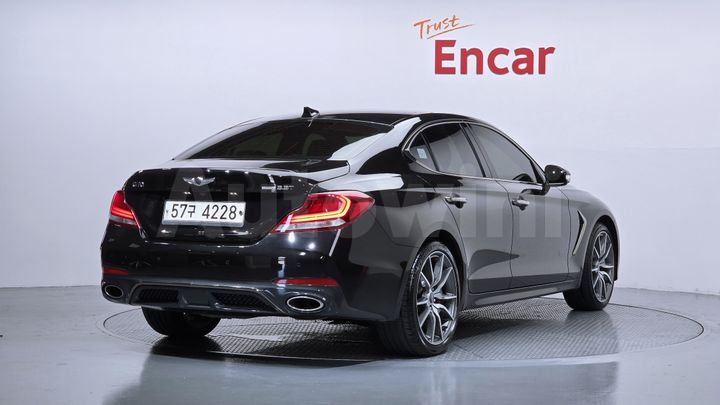 Genesis G70 2018 — 2