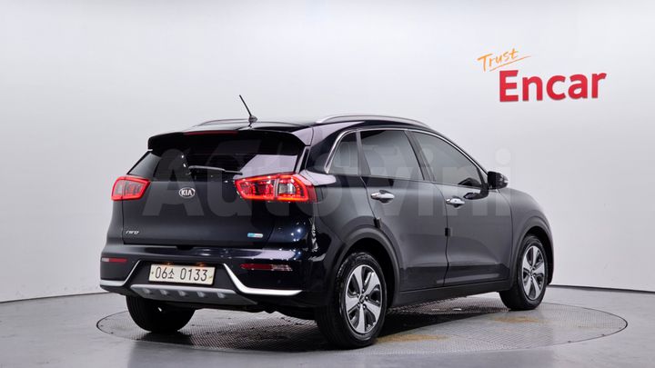 Kia Niro 2017 — 2