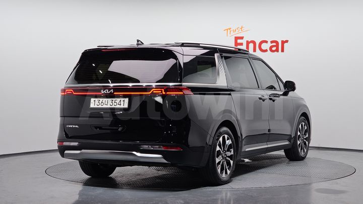 Kia Carnival 2023 — 2