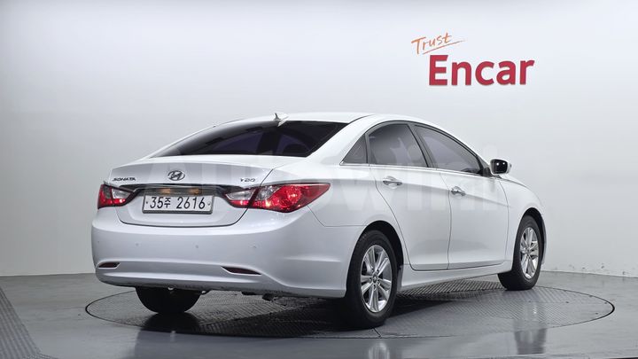 Hyundai Sonata 2010 — 2
