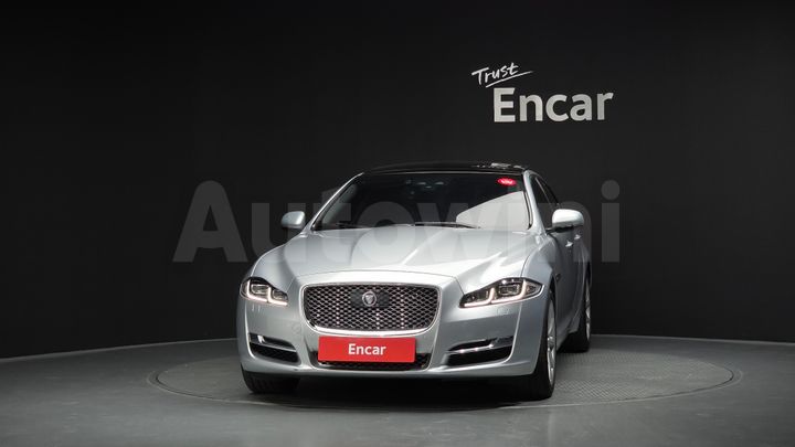Jaguar XJ 2018 — 3