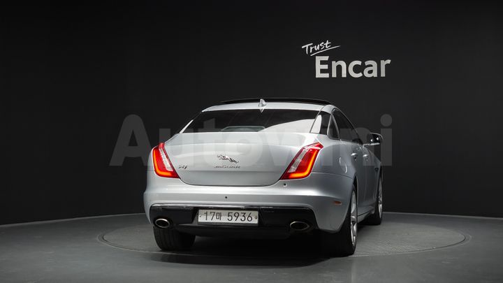 Jaguar XJ 2018 — 4