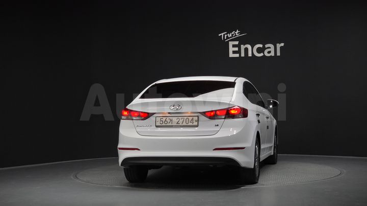 Hyundai Avante 2018 — 4