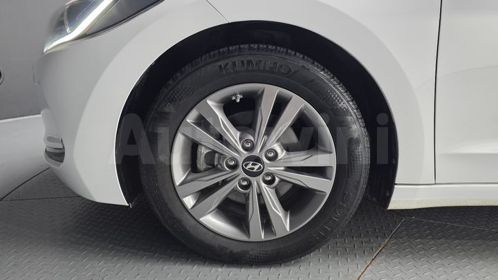Hyundai Avante 2018 — 5