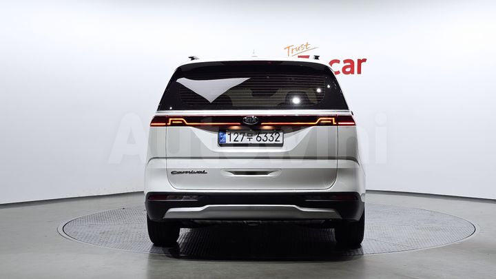 Kia Carnival 2021 — 4