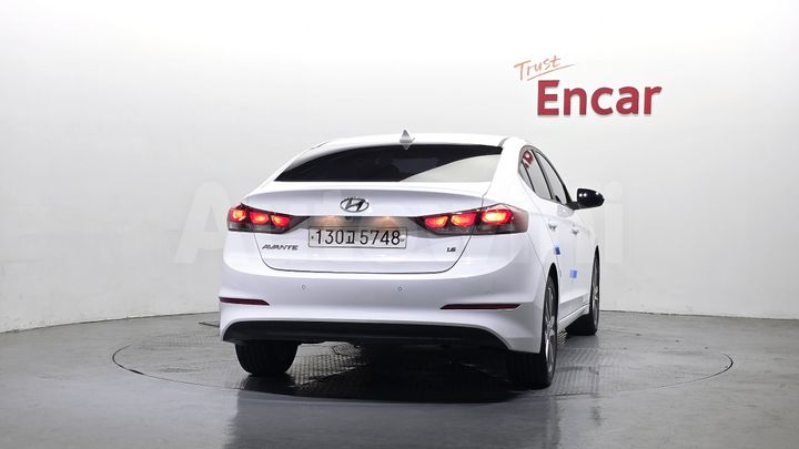 Hyundai Avante 2018 — 4