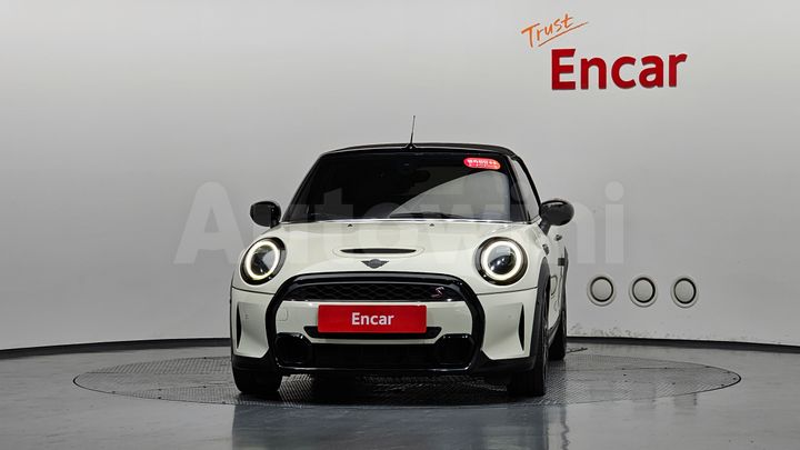 Mini Cooper Convertible 2023 — 3