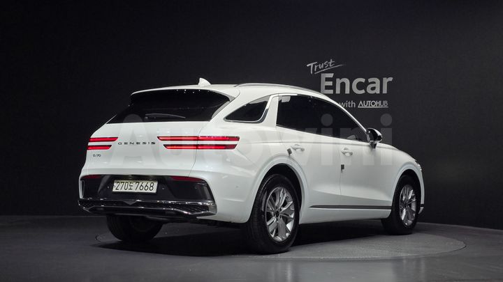 Genesis GV70 2025 — 2
