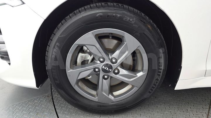 Kia K5 2023 — 5