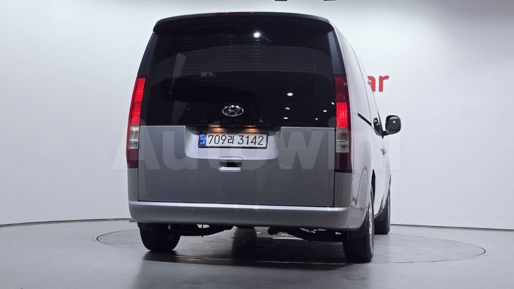 Hyundai Staria 2023 — 4