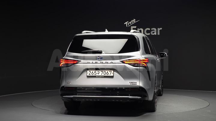 Toyota Sienna 2021 — 4