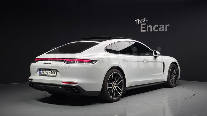 Porsche Panamera 2023 — 2