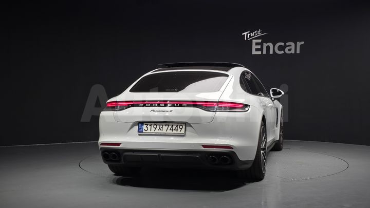 Porsche Panamera 2023 — 4