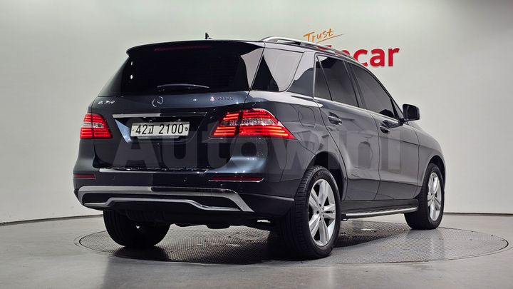 Mercedes-Benz M Class 2015 — 2
