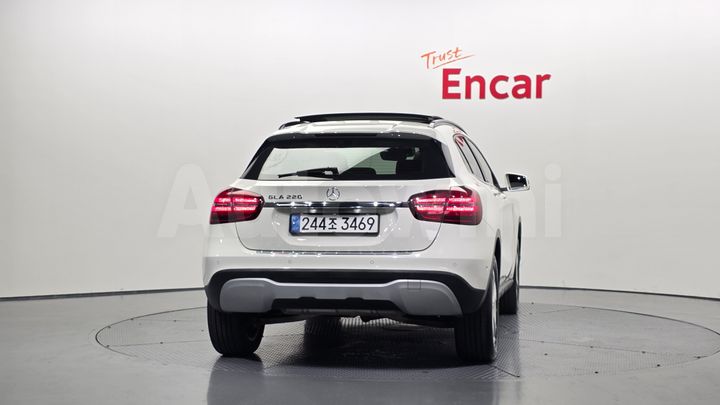 Mercedes Benz GLA Class 2018 — 4