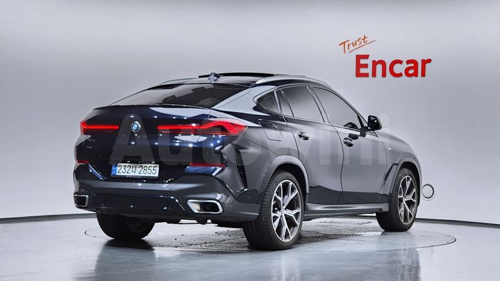 BMW X6 2021 — 2